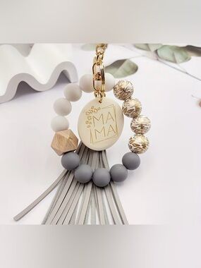 NWT Remi Essentials MAMA GREY Charm Bead Wrist Keychain